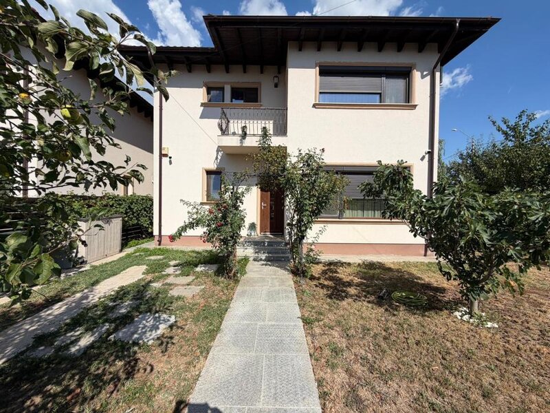 Tunari Casa individuala 4 camere -strada Ceair